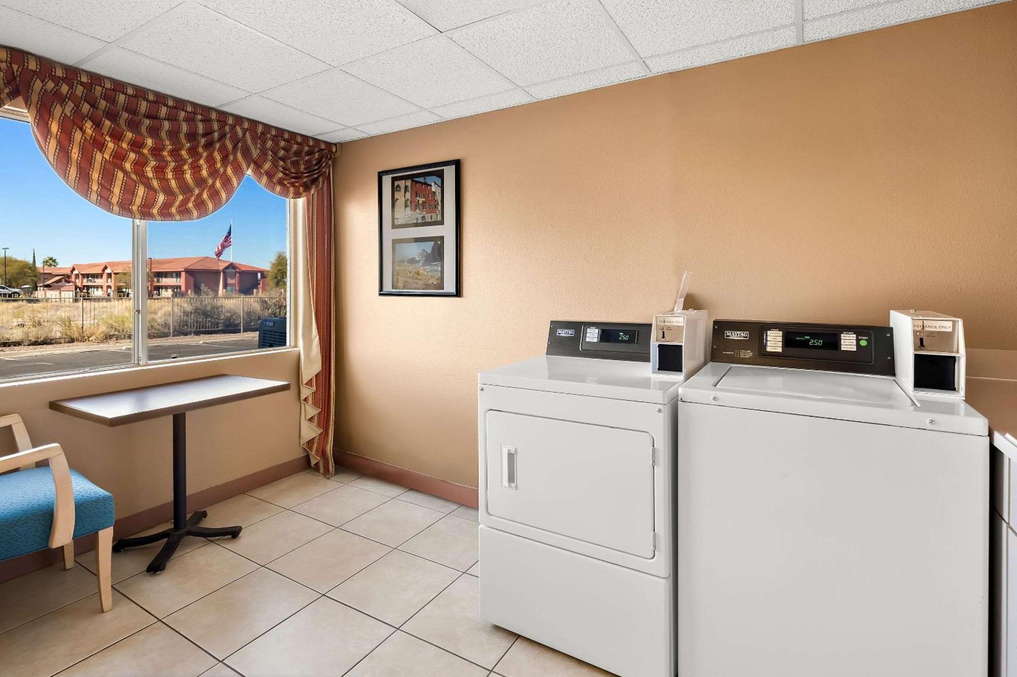 Comfort Inn & Suites Near Kino Sports Complex Drexel Heights Exterior foto